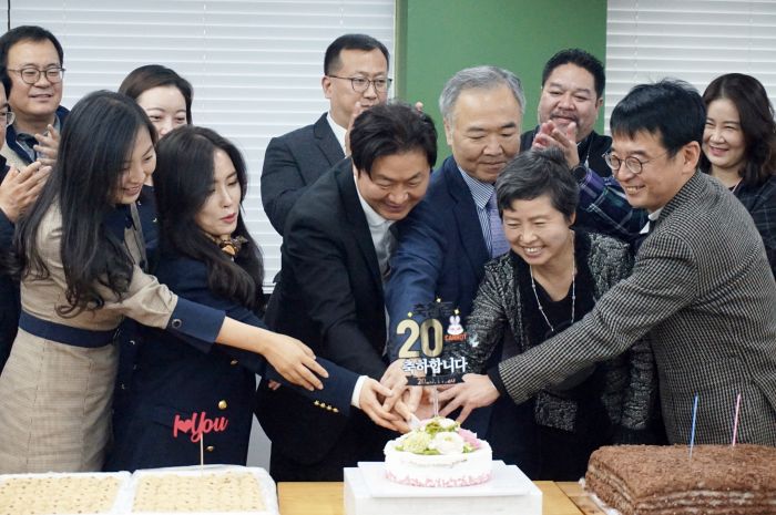 캐럿됨 이미지